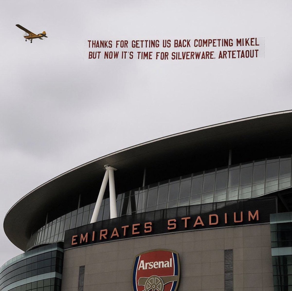 HRManifestatio1's tweet photo. This is a message to you @m8arteta 🫵 

#ThanksForGettingUsBackCompetingMikelButNowItsTimeForSilverware___ArtetaOUT 

#ArtetaOUT #ThisIsArsenalFootballClubNotArtetaFC #NoMorePRocess #NoMorePRojects #WinTrophiesOrGetOut #Arsenal #TheArsenal #ArsenalFC #AFC #ArsenalFC1886 #KSEout https://t.co/qfvGrS20Bv