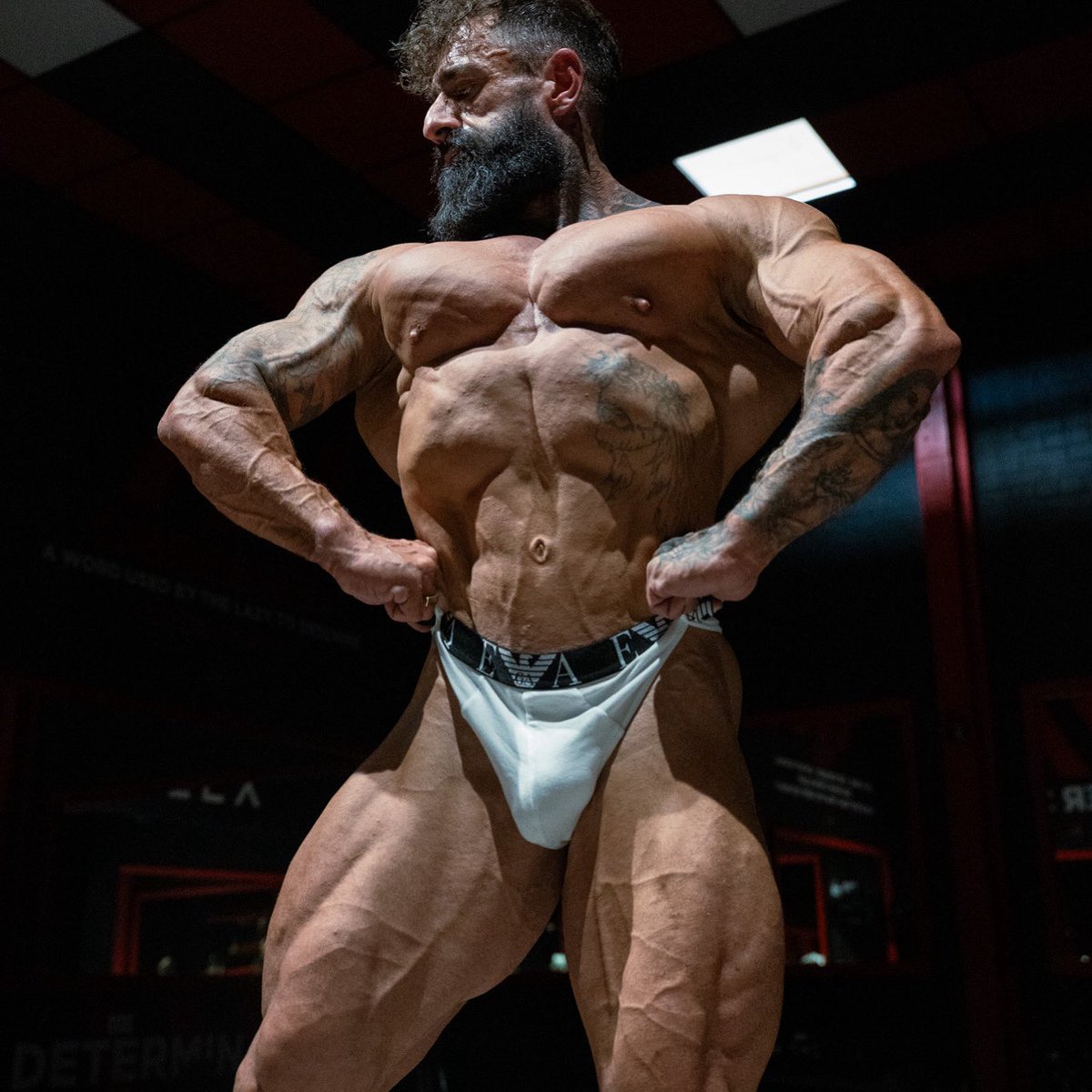 itsonlywallace's tweet photo. Bursting 😮‍💨

#muscle #pose #bodybuilding #big #musclegod #power https://t.co/G1yEgDvcTE