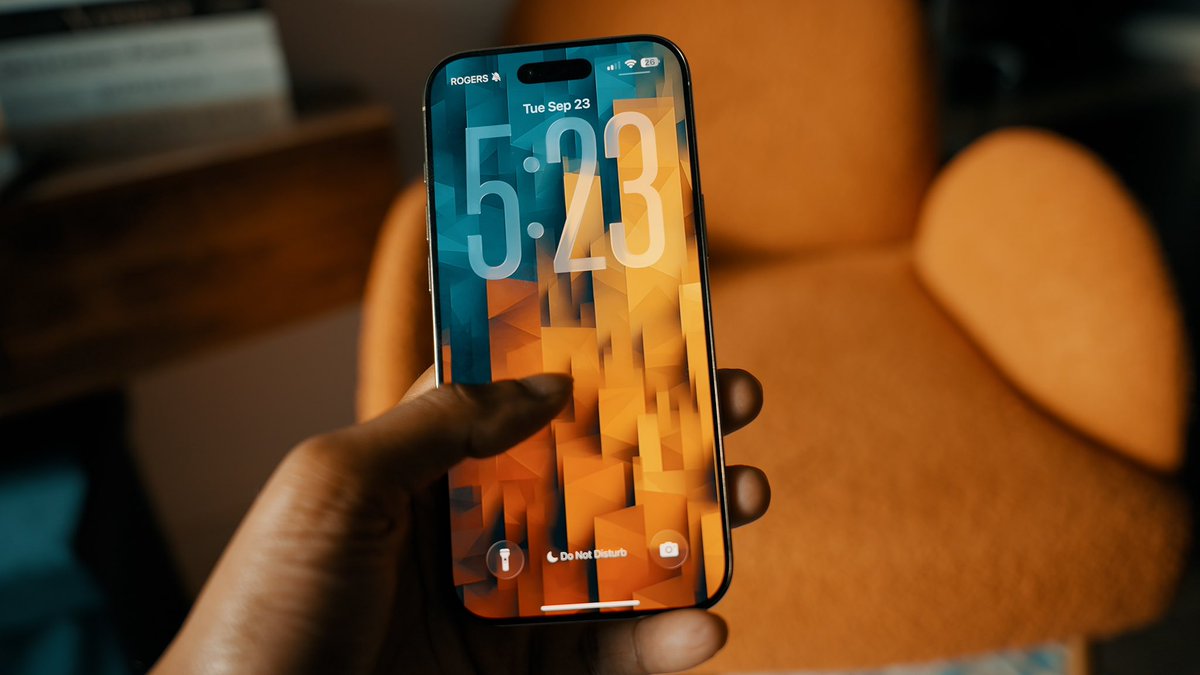 RjeyTech's tweet image. My wallpapers look absolutely stunning on the iPhone AIR.

Wow.

Entire store is 20% off for Techtember. 🫡