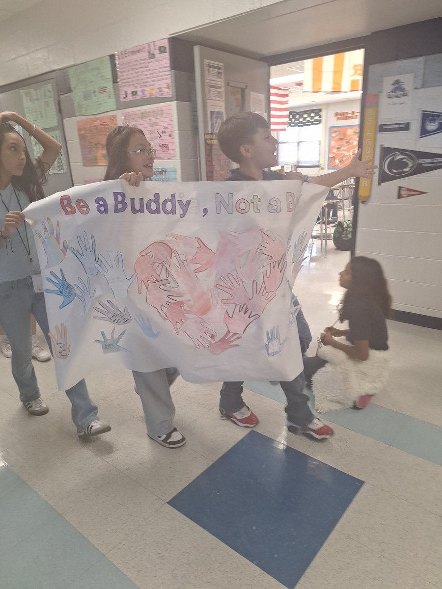 FSmith_CMS's tweet image. The Clarke Cowboys had an #antibullying parade today! 🤠  These are just a few of the beautiful banners created to celebrate this event. #TeamSISD #ALLIN #ZeroTolerance @WalterEClarkeMS @JEstrada_CMS @LLopezJr_CMS