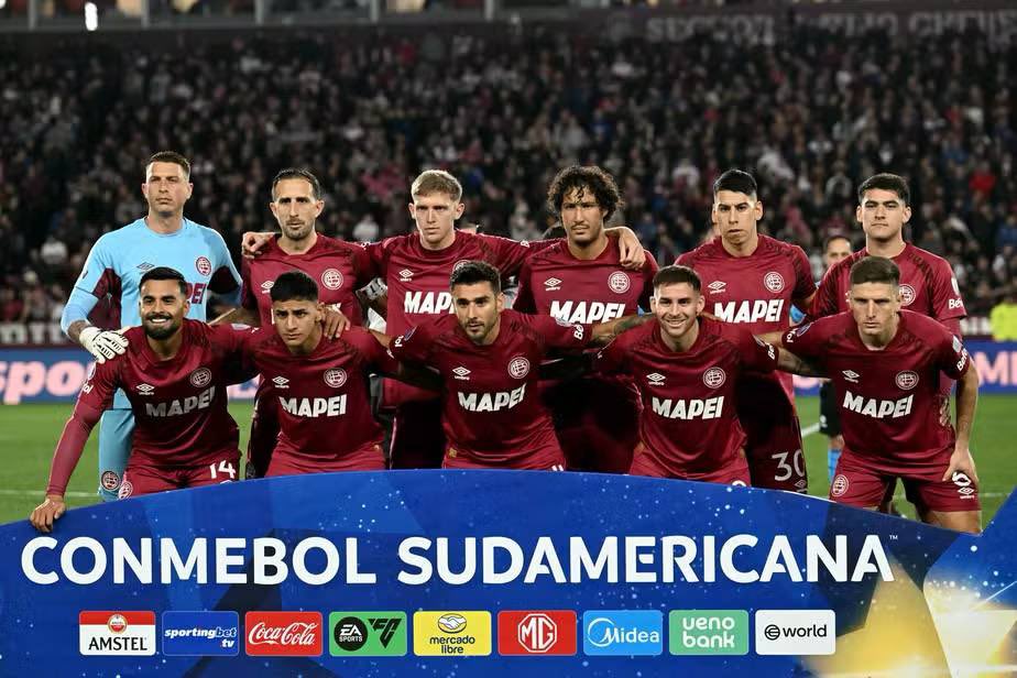 DiarioGols's tweet photo. TCHAU, FLUMINENSE

Lanús elimina o time brasileiro e é semifinalista da Copa Sul-Americana.

Espera pelo vencedor de LaU x Alianza Lima. https://t.co/SkZ2OoflDR