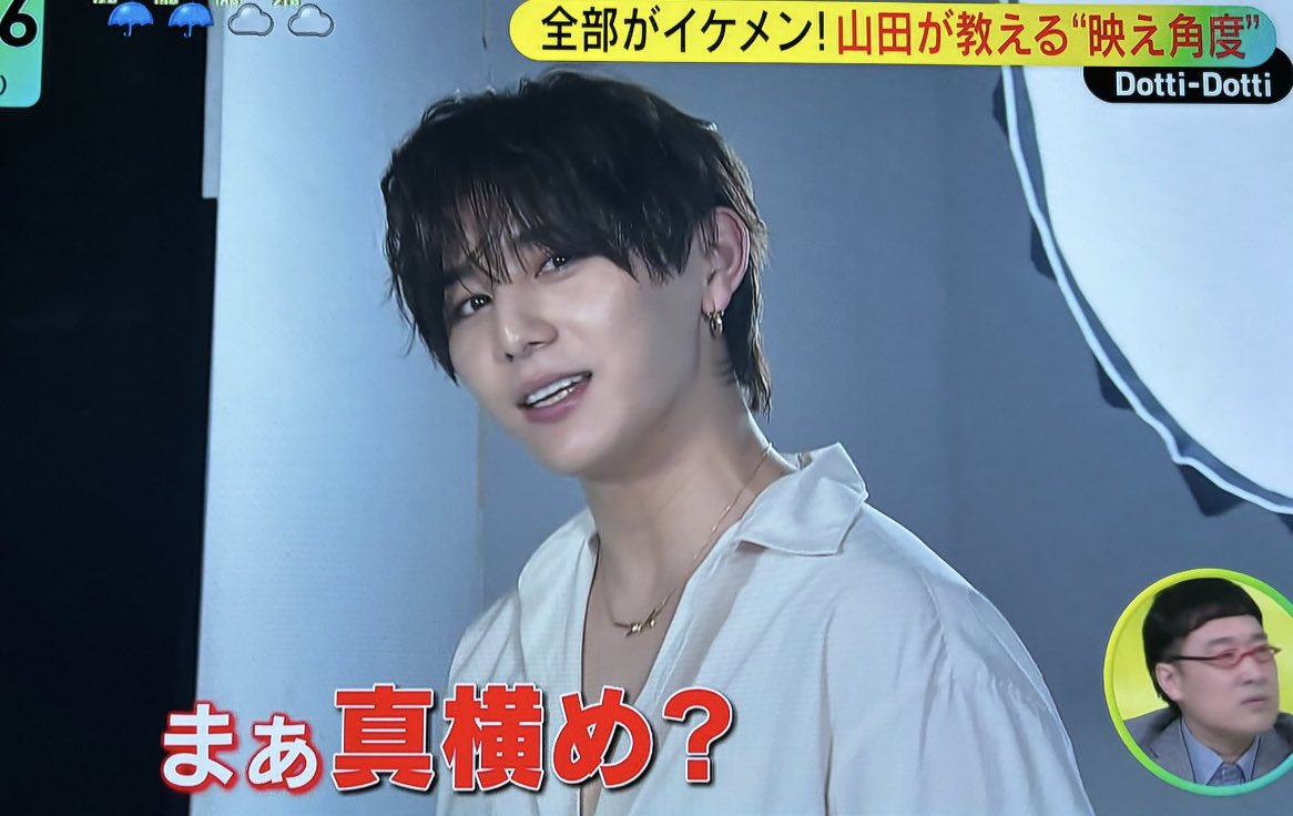 7QOOc9scy2rqyPB's tweet image. ぐ、ぐ、ぐはぁぁぁあああー!!!!!ですわ。白シャツだけでも大優勝やのにそ、そ、そんな開けられたらたまりまへんわなｯ。（もう1個あけてほしい←わがままRed.Y）①私がメイクさんならこの瞬間白目なる。殺傷能力強すぎて。②やだ顔傾けながら聞かないですき。③横転 首の筋良ｯ指先もなｯ
#山田涼介
