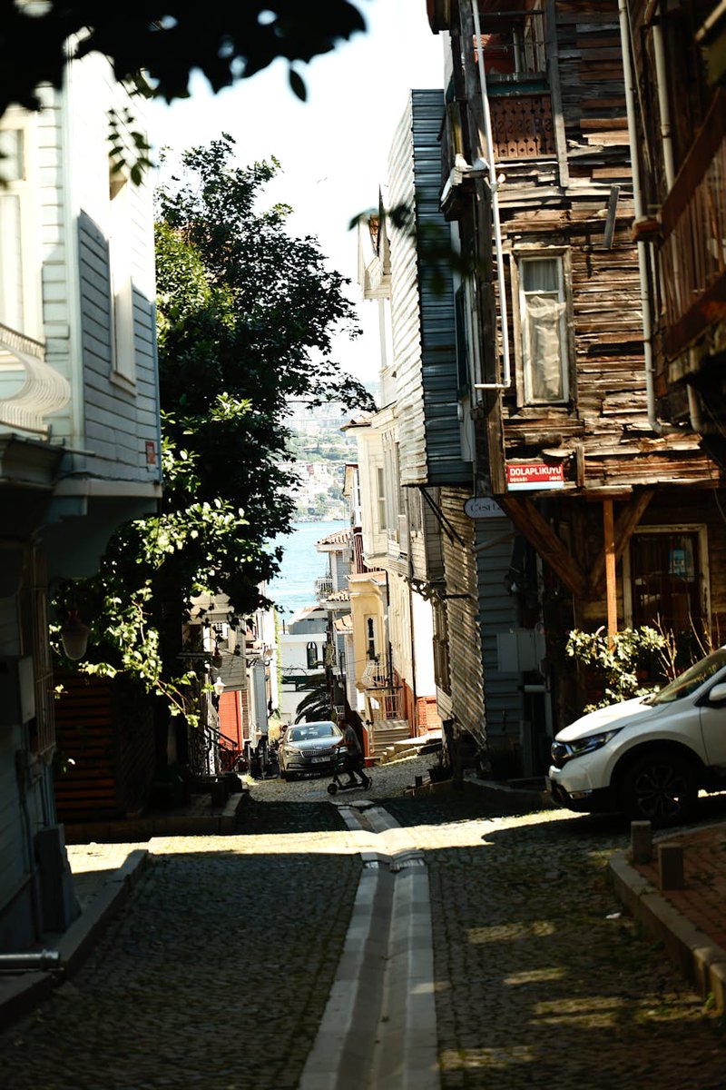 Charliz98955625's tweet image. Just read about the invention of the printing press��✨Gutenberg&apos;s 1440s game-changer made knowledge accessible, sparking the Renaissance! What&apos;s your favorite invention that shaped history? #HistoryOfInventions #Innovation