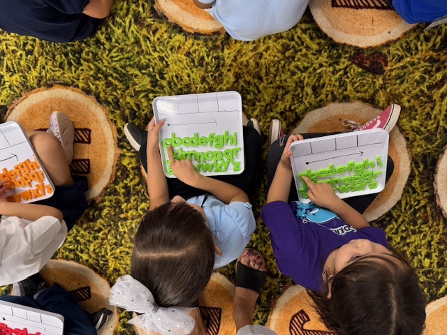 TarverSchool's tweet photo. Our Kinder Superstars are already diving into reading!  They’re learning to blend words &amp; take their very first steps as readers—proof that “working hard means having fun!” Of course, all that brainpower deserves some FUN brain breaks too… like the Chicken Dance! https://t.co/uw1K2ivALb