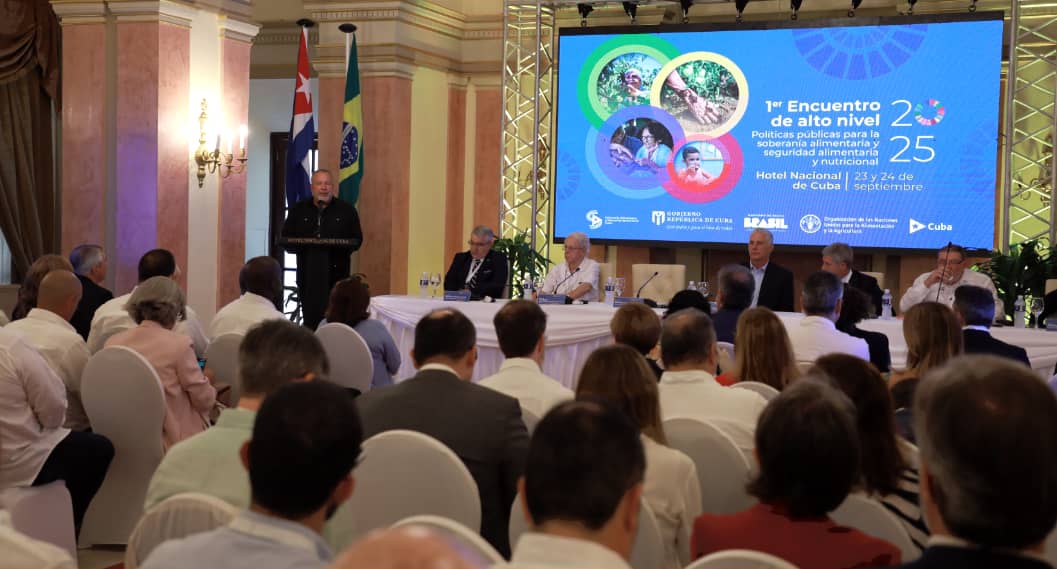 🇨🇺 En el 1er. Encuentro de alto nivel "Políticas públicas para la soberanía alimentaria y seguridad alimentaria y nutricional", compartimos acciones que realiza el <a href="/MINSAPCuba/">Ministerio de Salud Pública de Cuba</a> con el propósito de respaldar la seguridad alimentaria y la #salud como derechos humanos esenciales.