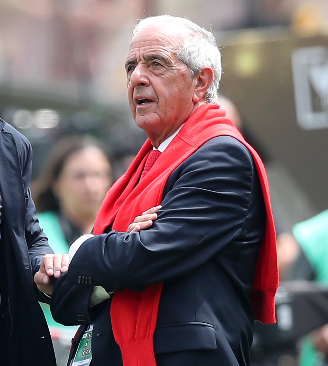 HOY JUEGA RIVER 🧣