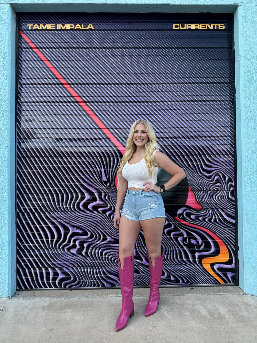 loweaman's tweet image. These boots were giving me all the good vibes. #texas #DC4L