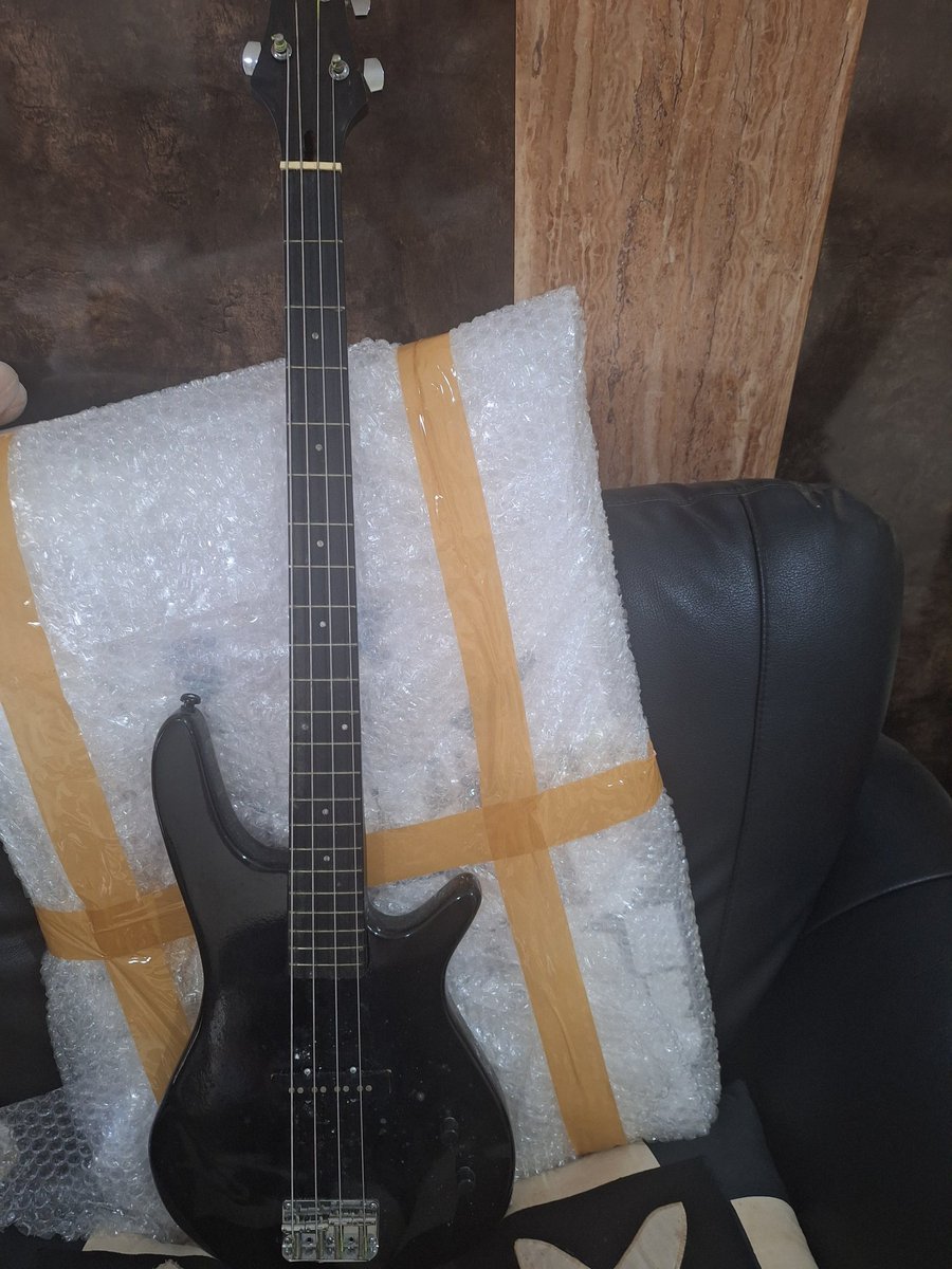 My 30$ bass has returned to me lmao