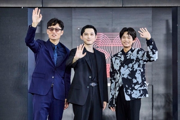 【非売品】吉沢亮主演、国宝エキストラ参加記念品 傘吸水ポーチ、てぬぐい 非売品】吉沢亮主演、国宝エキストラ参加記念品 傘吸水ポーチ