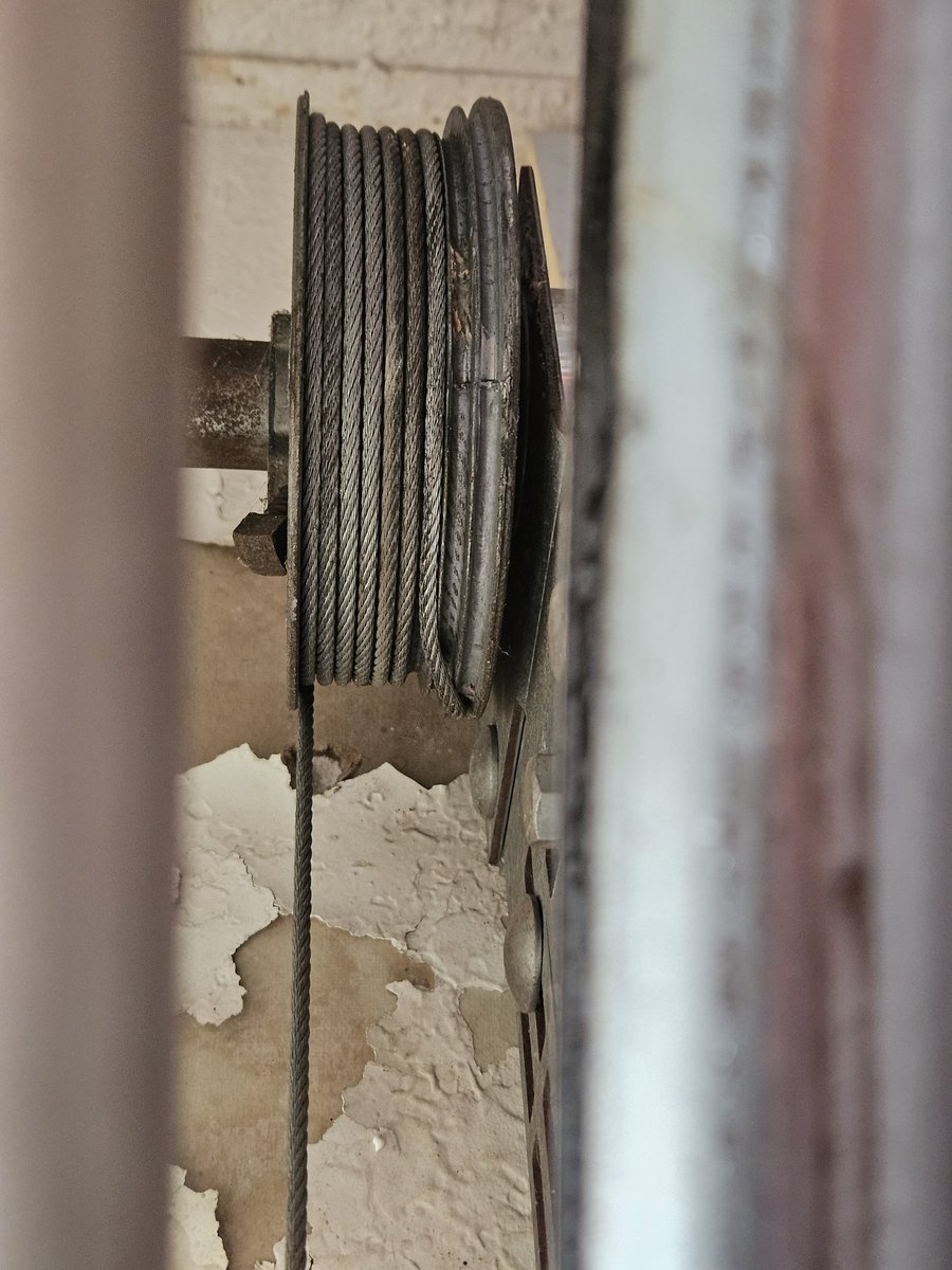 willdryson's tweet image. Reset the cable.
Lube the door.
Grease the rail.
New high cycle rollers.
New bottom seal.

That seal wore me out.
Praise the Lord for some work, and that the truck is running.... very well 💕🙌

Blessed to have work, and ability to do it!!!
#work #repair #garagedoorservice