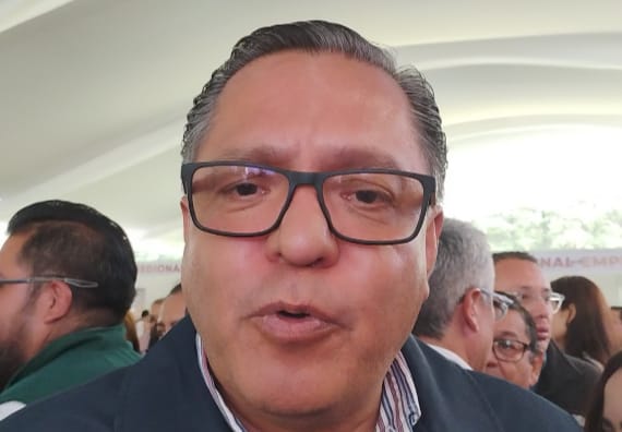El alcalde de Toluca, <a href="/rimoba/">Ricardo Moreno</a> solicitó licencia para ausentarse de sus funciones hasta por 15 días, la cual iniciará a partir de este miércoles 24 de septiembre. 
Resaltó que la separación temporal de su cargo la hace con la mayor responsabilidad, y con el deseo de que no se