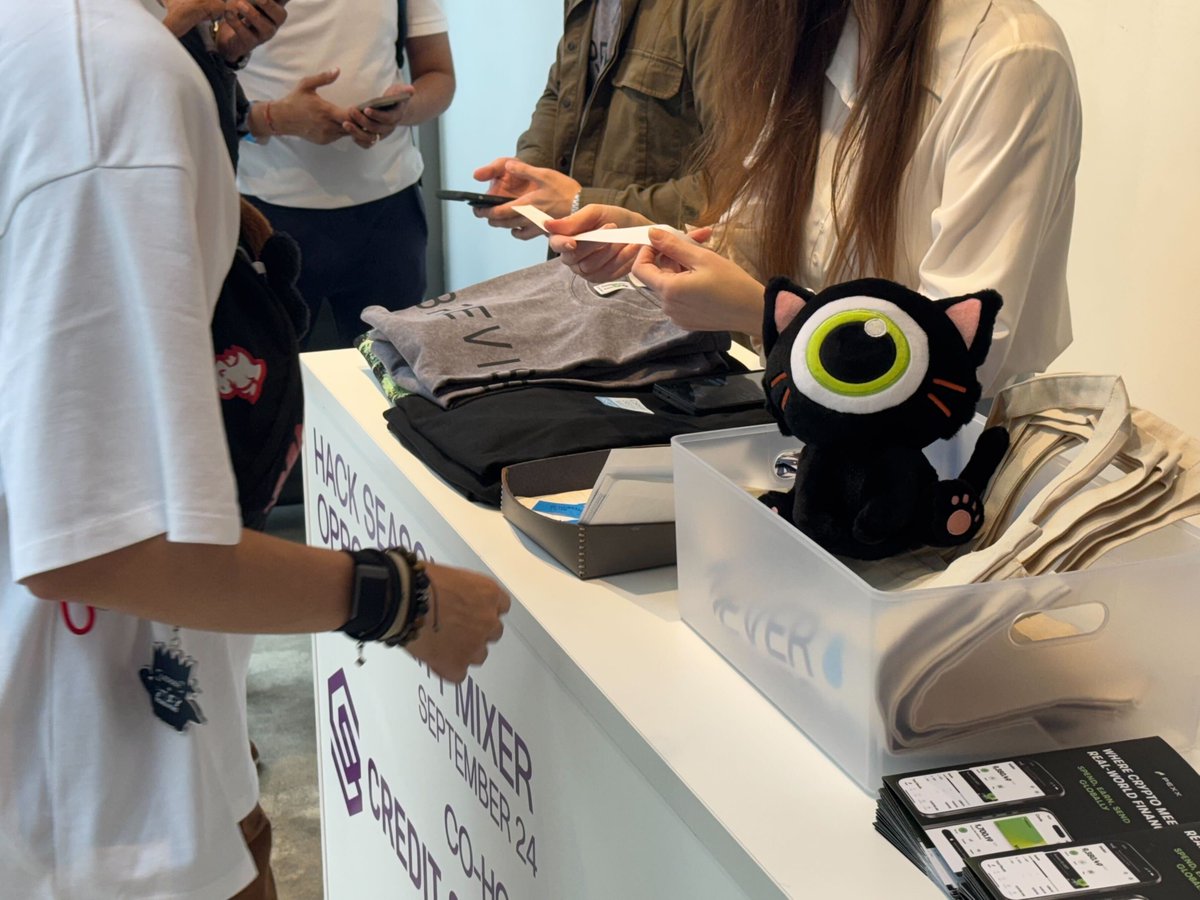 brevis_zk's tweet image. 🇰🇷 We&apos;re live at Hack Seasons Opportunity Mixer Seoul!

Our team is on the ground connecting with builders and exploring new ZK infrastructure opportunities.

Catch our speech at 12:20, we&apos;ll be sharing how Brevis is launching the next wave of verifiable compute in DeFi 🚀🚀