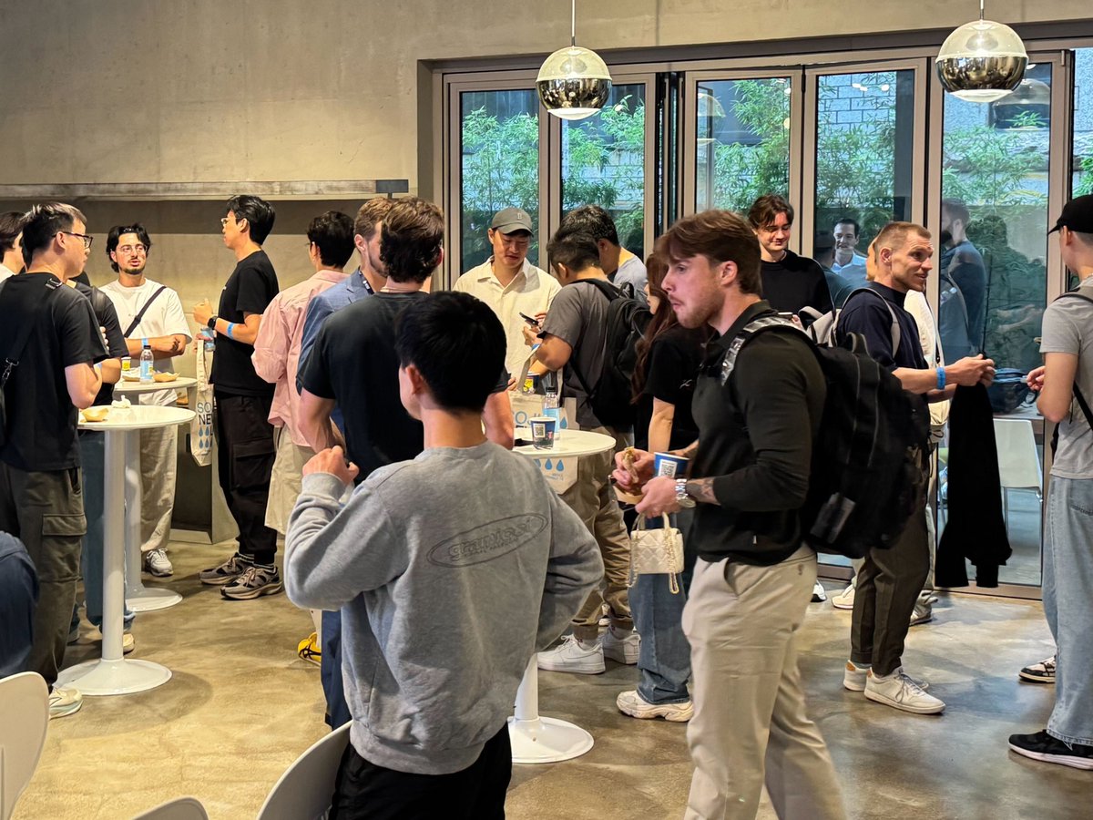 brevis_zk's tweet image. 🇰🇷 We&apos;re live at Hack Seasons Opportunity Mixer Seoul!

Our team is on the ground connecting with builders and exploring new ZK infrastructure opportunities.

Catch our speech at 12:20, we&apos;ll be sharing how Brevis is launching the next wave of verifiable compute in DeFi 🚀🚀