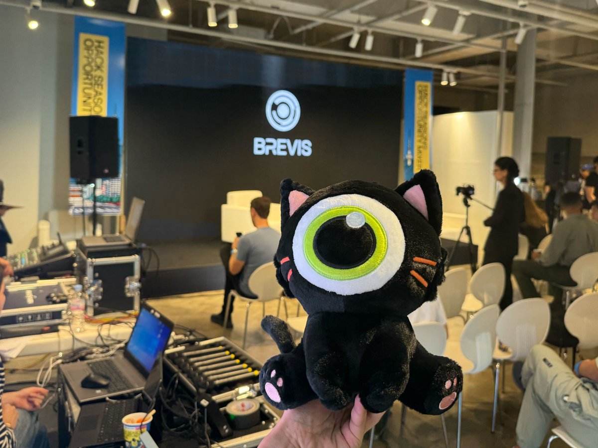 brevis_zk's tweet image. 🇰🇷 We&apos;re live at Hack Seasons Opportunity Mixer Seoul!

Our team is on the ground connecting with builders and exploring new ZK infrastructure opportunities.

Catch our speech at 12:20, we&apos;ll be sharing how Brevis is launching the next wave of verifiable compute in DeFi 🚀🚀
