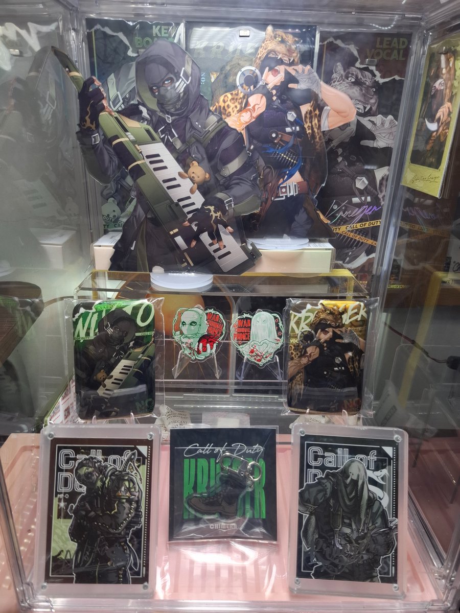 KruegersHusband's tweet image. #kruegernikto shrine 

Said that but I have like 4 more display boxes for Krueger and Nikto lmao.

#cod #Callof