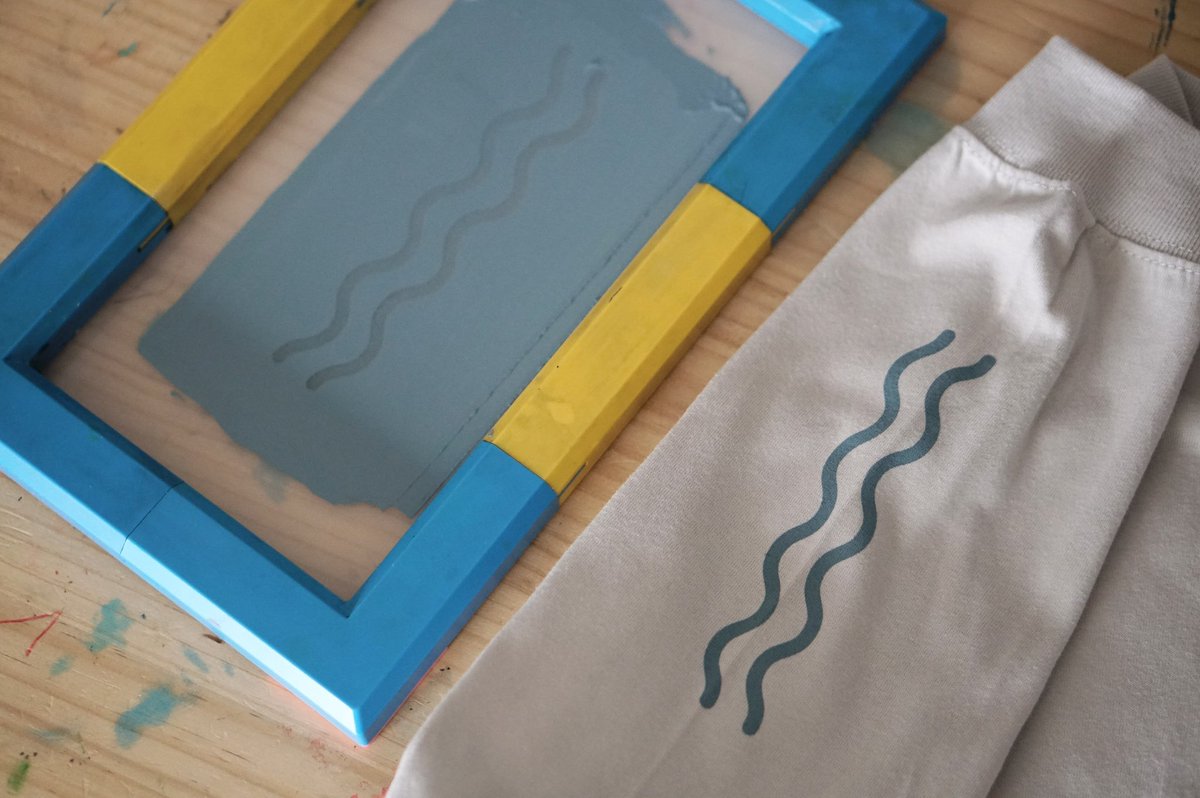 さぁさぁ！
袖にシルクスクリーンを刷るのが楽しい季節がやってきましたよー！！

#シルクスクリーンはいいぞ