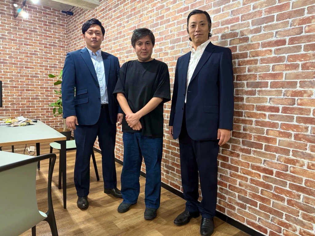 SP社長(元警視庁SP) (@spshacho) on Twitter photo 【私の意志とともに再投稿】
強力な助っ人、道齋さんも
<a href="/RocktheFuture/">Jacky Dosai</a>
改めてありがとうございました🙇🏻♂️
久しぶりに朝まで警護をし、眠い中でも
“絶対に集中力を切らさずに護る”
懐かしい気持ちで初心に戻って警護できました。ReHacQに感謝です!
あわせて、今回の警護に対する “私の意志” 【私の意志とともに再投稿】
強力な助っ人、道齋さんも
<a href="/RocktheFuture/">Jacky Dosai</a>
改めてありがとうございました🙇🏻♂️
久しぶりに朝まで警護をし、眠い中でも
“絶対に集中力を切らさずに護る”
懐かしい気持ちで初心に戻って警護できました。ReHacQに感謝です!
あわせて、今回の警護に対する “私の意志”