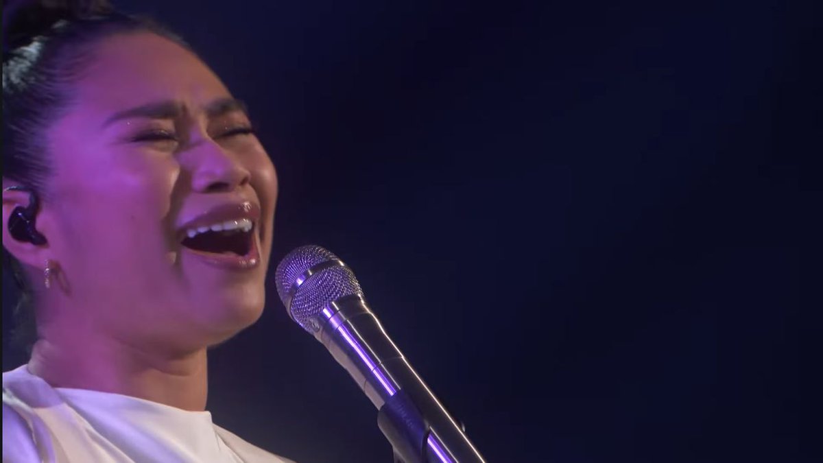 WE ARE ROOTING FOR YOU, JESSICA 🎶🤍

LOOK: Filipino-American singer Jessica Sanchez bares her soul in the finale of the America's Got Talent Season 20.

At nine months pregnant, Sanchez sings "Die With A Smile," with judges praising her performance. 

📸 America's Got
