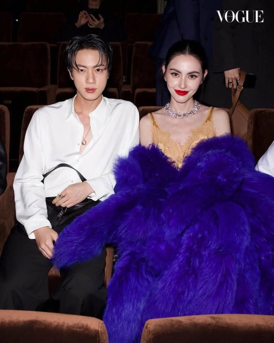 ITSPERSONAL_VV's tweet image. I'm a huge fan of them omg now I'm screaming 🙀 it's like a dream come true 
#davikah #jin #SEOKJIN #GucciLaFamiglia #GucciSS26