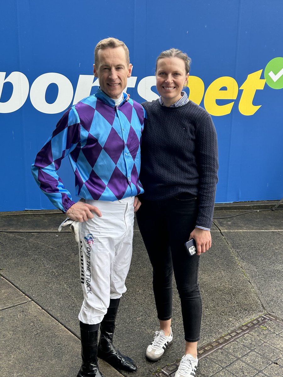 Lucy Yeomans and Blake Shinn after Lucy’s 1st win as a 🏇Trainer.
Enchanted Jenni for popular owner Tony Ottobre. Well Done 🏇 1st of many ⁦<a href="/7horseracing/">7HorseRacing 🐎</a>⁩ ⁦<a href="/RacingVictoria/">Racing Victoria</a>⁩