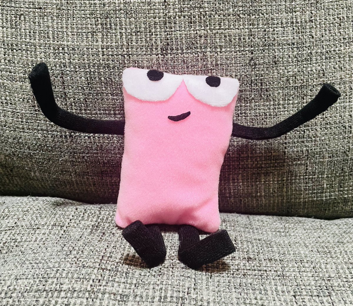 ふぁんだわのお供にピンク色のポレンジくん作りました💗手足は自由に動かせます😘

#ぽるの手芸部