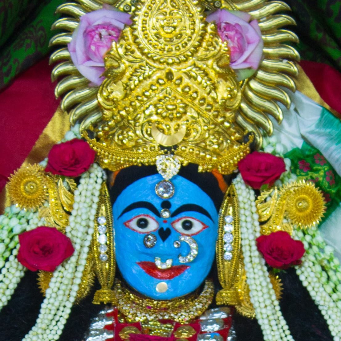 knews_odisha's tweet photo. ମାତଙ୍ଗୀ ବେଶରେ ଦର୍ଶନ ଦେଲେ ମା' କଟକଚଣ୍ଡୀ 
#Maacuttackchandi
#cuttackchandi
#Navratri2025 
#navratri 
#Navratrispecial 
#DurgaPuja2025 https://t.co/OuXA6j5gvW