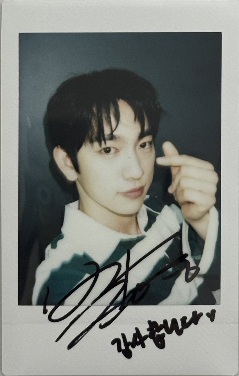 차카니녕수니가 포토이즘 폴라 같이보자고 공유해줬는데 너무 예삐야..🫰🏻💕 
 #박진영 #jinyoung