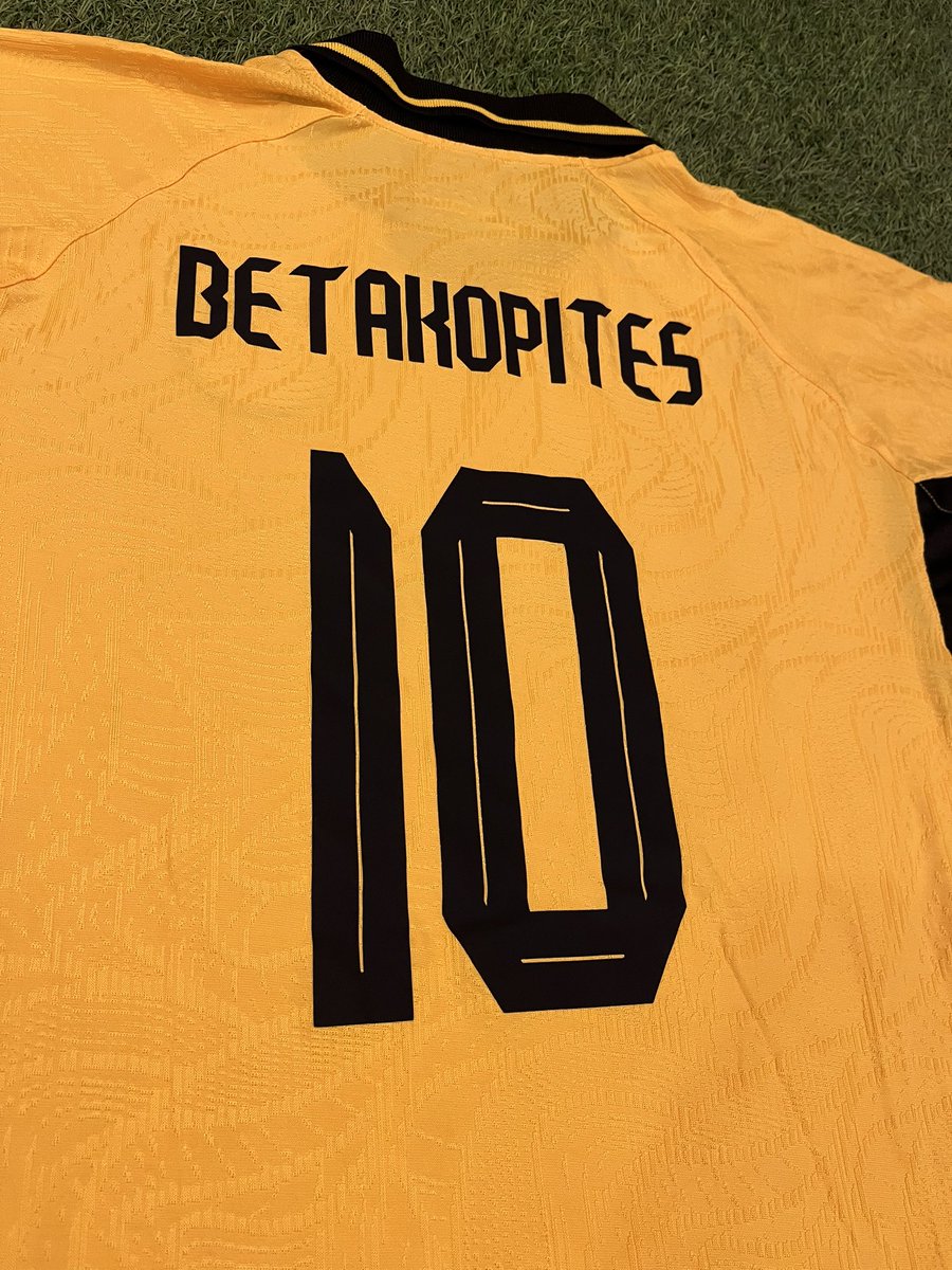 Jersey Away Betakopites.

Material Jacquard
Pecah pola

Aslii ajibb 😍🔥