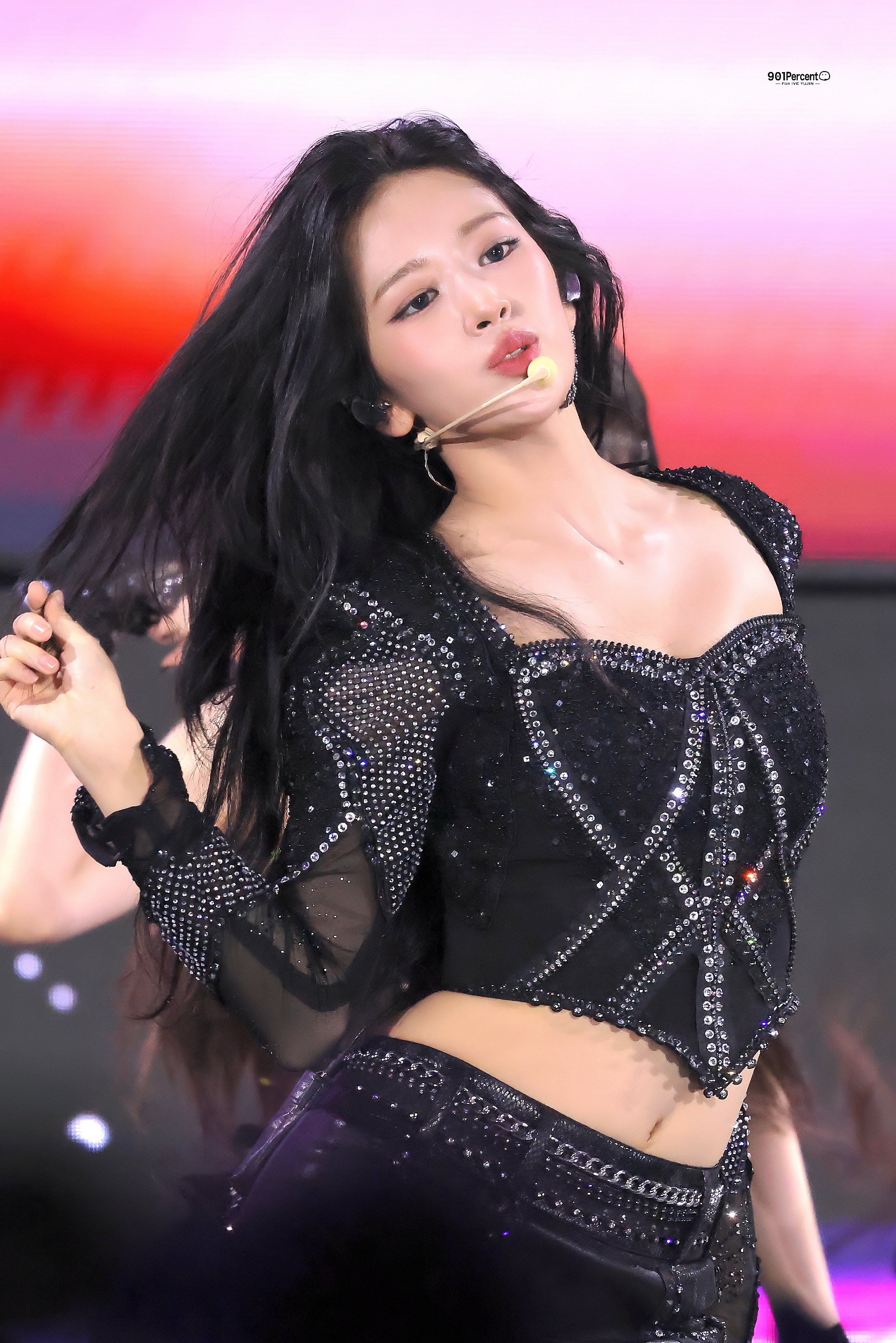 IVEユジン eleven 240721 #YUJIN at SBS's Summer Gayo Daejeon 2024 🖤🫧 #IVE