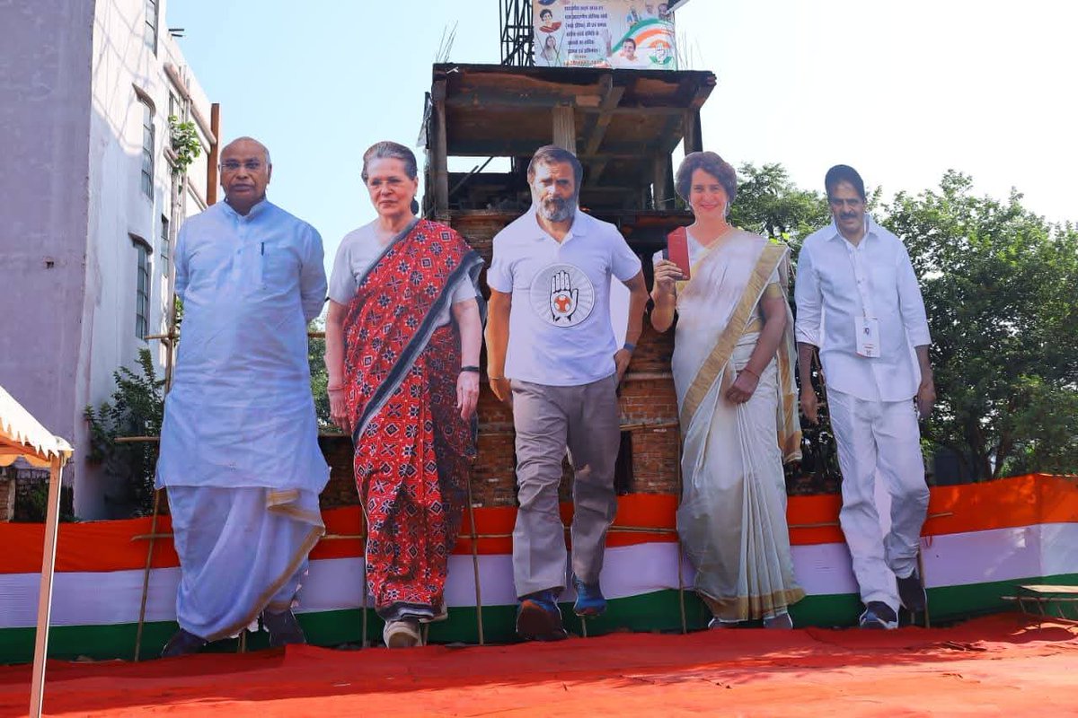 RamkishanO's tweet image. पटना की ऐतिहासिक धरती पर होने वाली कांग्रेस कार्य समिति की बैठक के लिये सदाकत आश्रम तैयार है. 
#cwcmeeting #Patna