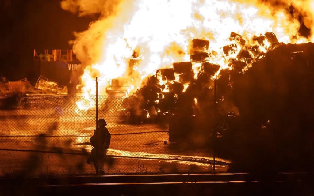 0x_kyle's tweet image. Have you ever seen a literal dumpster fire before
