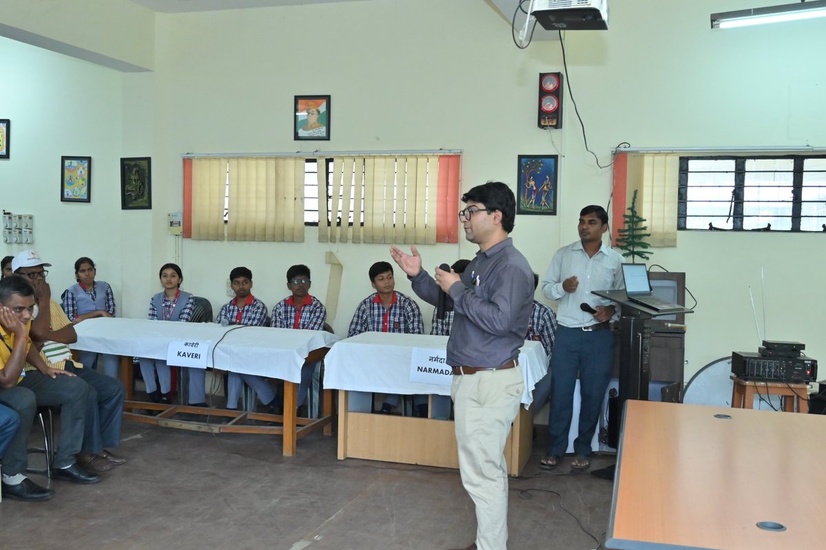 CSIR_NML's tweet image. CSIR-NML organized a Quiz competition on Swachhta at Kendriya Vidyalaya, Tata Nagar, as part of the Swachhta Hi Seva 2025 campaign. CSIR, India @CSIR_IND