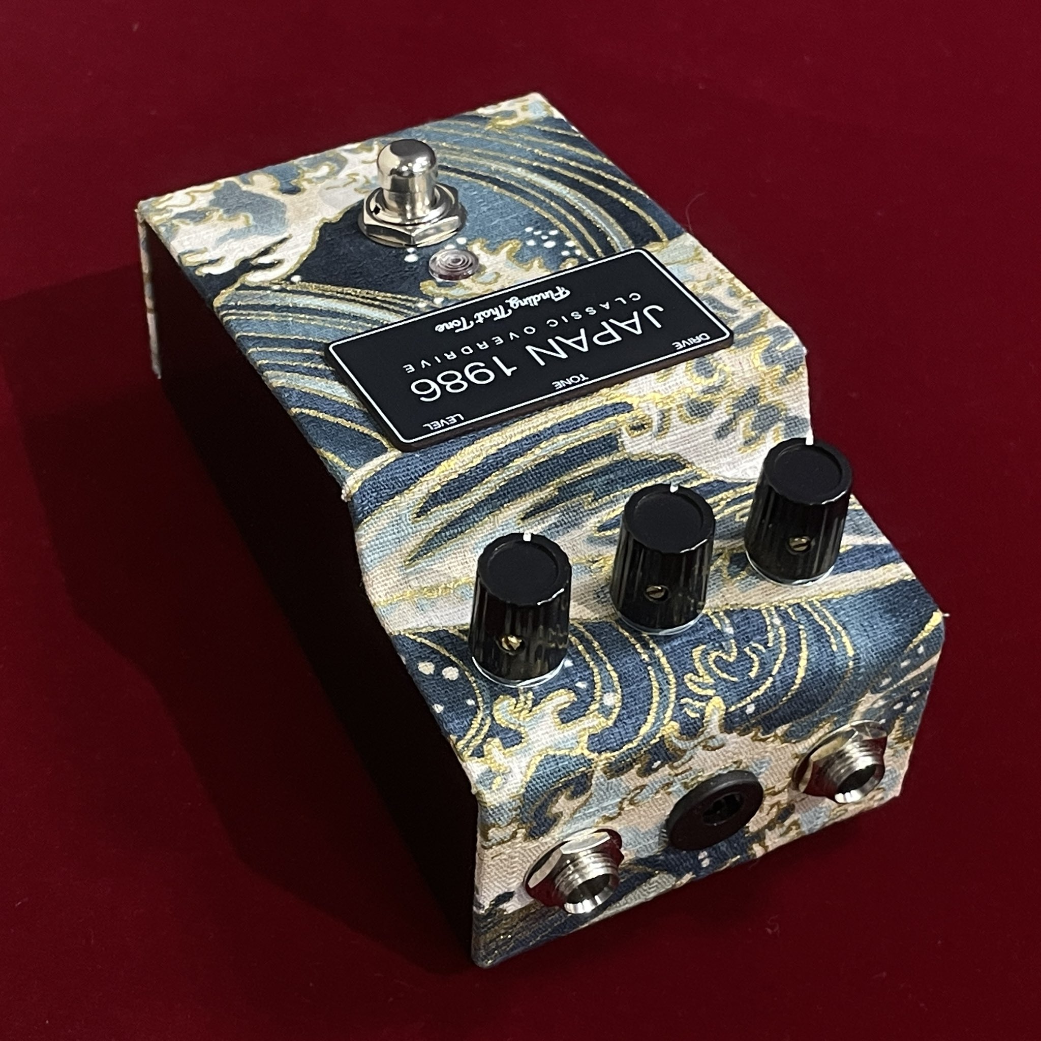 Vivie Dolphin Deverb (山野楽器 ロックイン難波限定カラー) Vivie(ビビー) DolphinDeverb展示してます！｜島村楽器 イオン