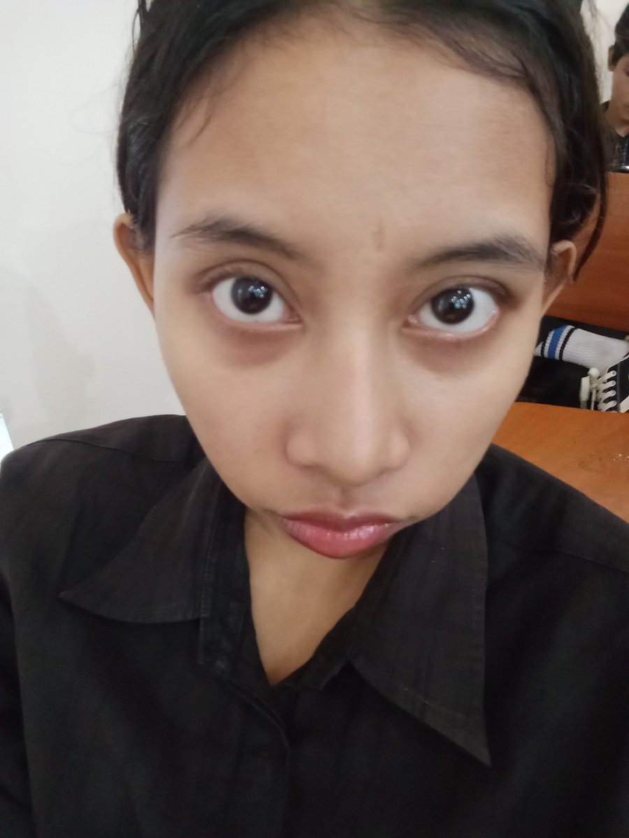 museeala's tweet photo. my kondisi gw sekarang minggu ini gonjang ganjing #semester3 https://t.co/Zx5eXWgrlf