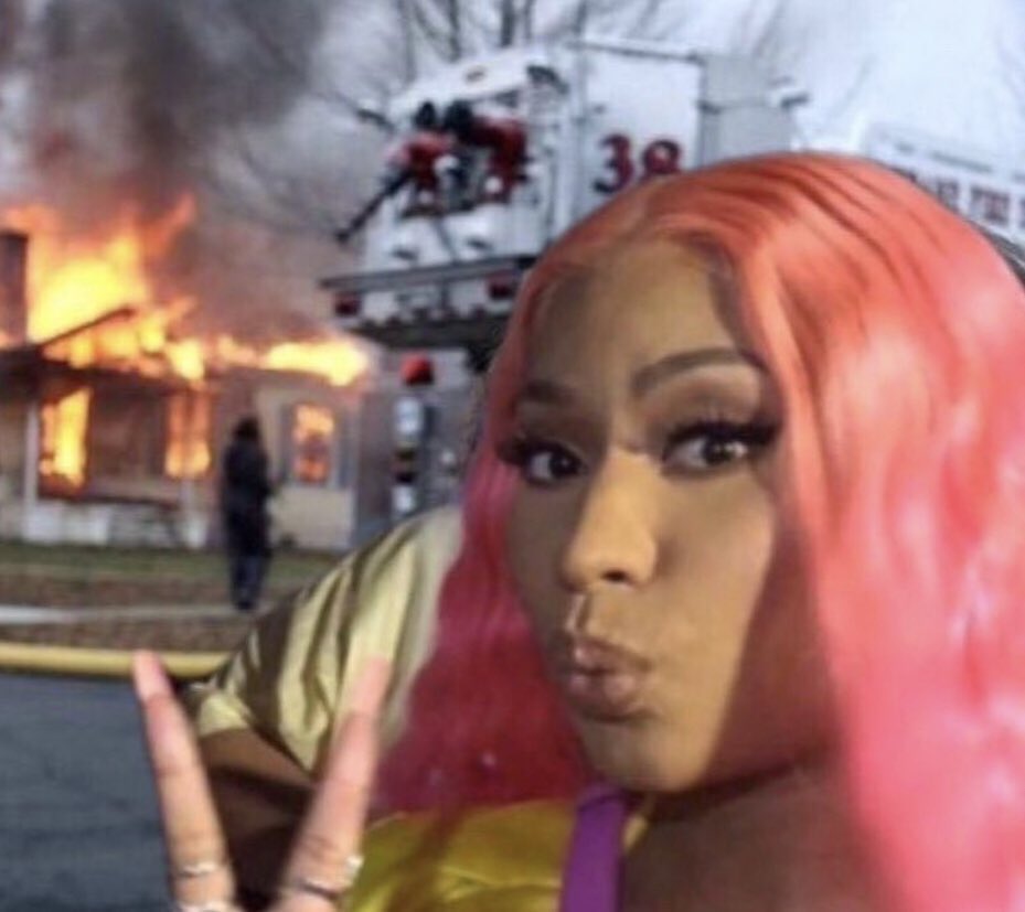 nmcaviar's tweet image. NICKI MINAJ CAME TO SNATCH ALL THE ATTENTION. LMFAO.