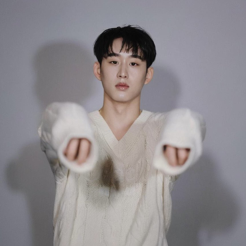 ASCEST_KEY's tweet photo. New EST. Newest.
Fit EST. Fittest.
🤍🖤
#est_rvp
#pfpupdate https://t.co/mL95y6C6dv