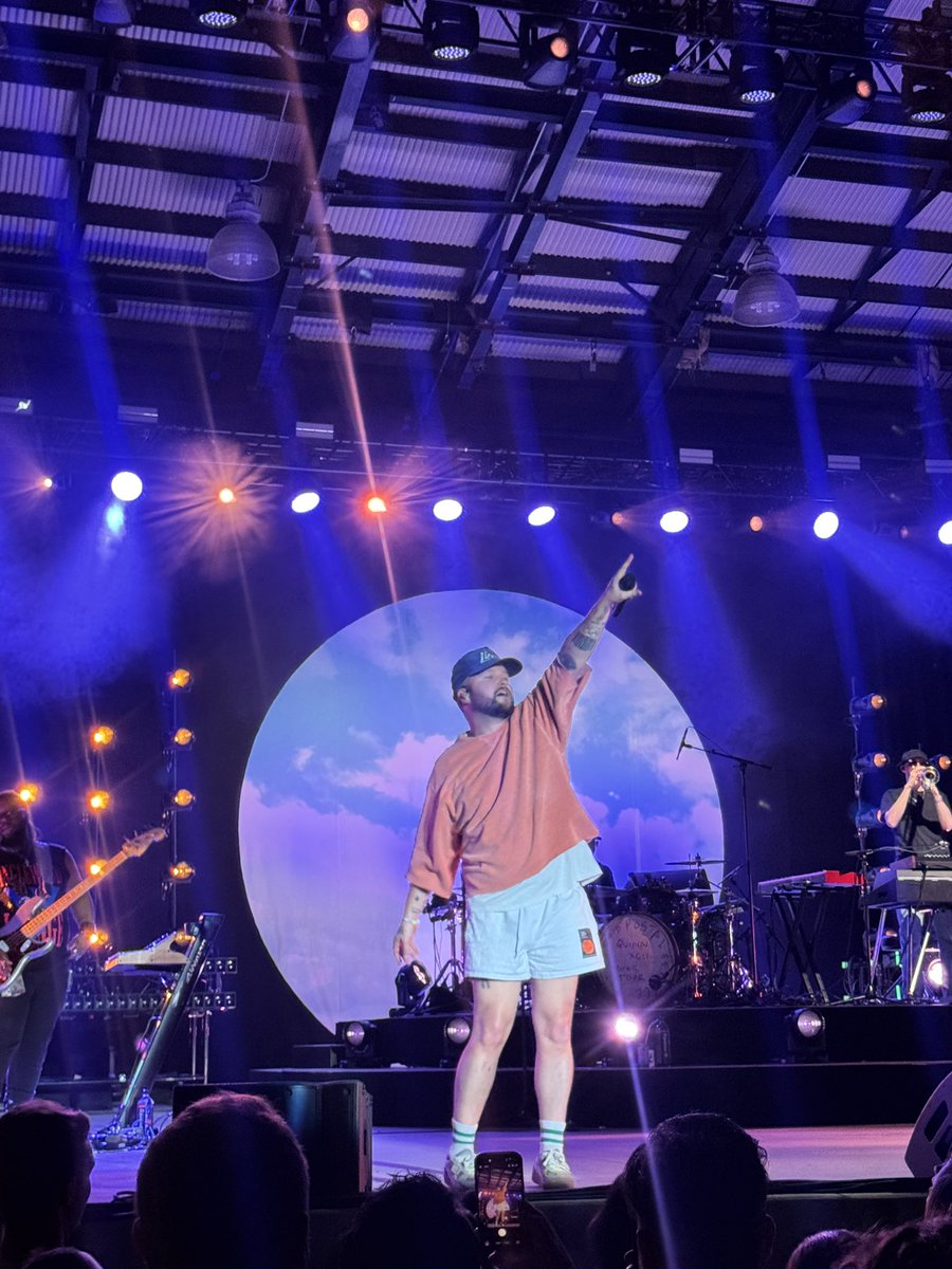 Impatient_Kate's tweet photo. @QuinnXCII sang me happy birthday tonight https://t.co/IFAjU23poy