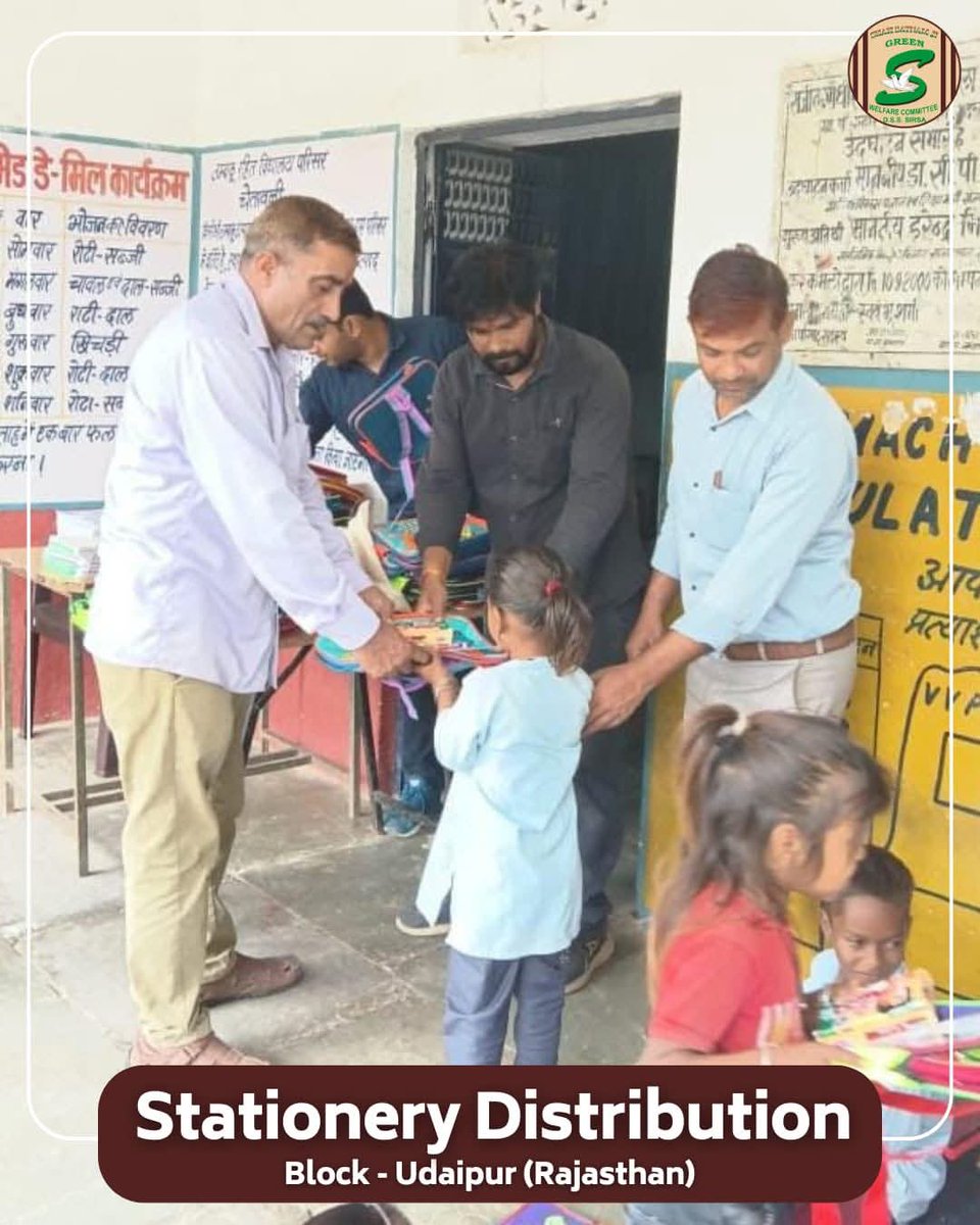 ThathSingh86762's tweet image. उदयपुर, राजस्थान के ग्रीन &apos;एस&apos; स्वयंसेवक़ो का यह दिल को छू लेने वाला कार्य न केवल इन बच्चों में आशा की किरण जगाता है, बल्कि एक मजबूत राष्ट्र की नींव भी रखता है। #SupportEducation #EducationMatters