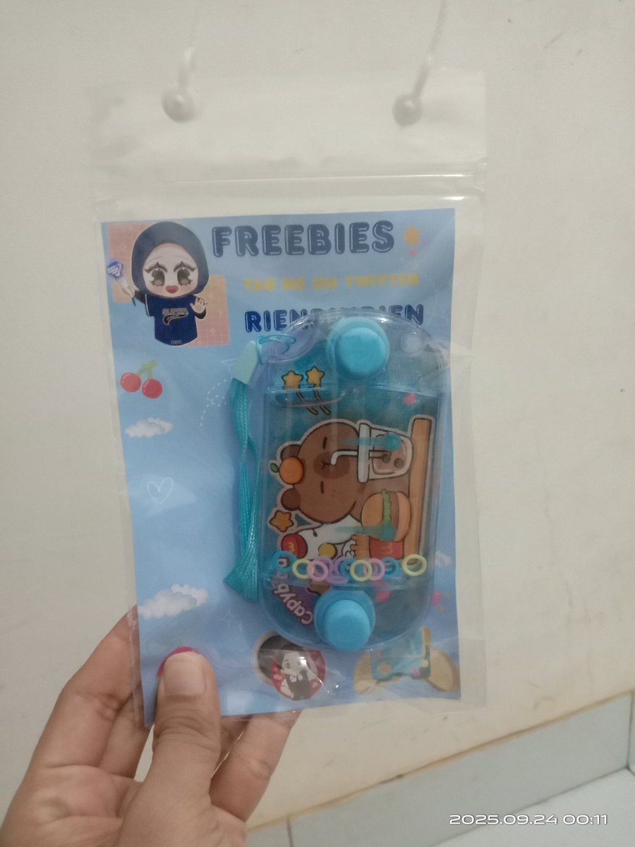 putriiperdana's tweet photo. Alhamdulillah udah sampe ..makasih banyak kak @RienrinRien ..ini baru aku yg dapet ,karena kita pada belum sempat meet up ..hikzz https://t.co/lVcZm1vsch