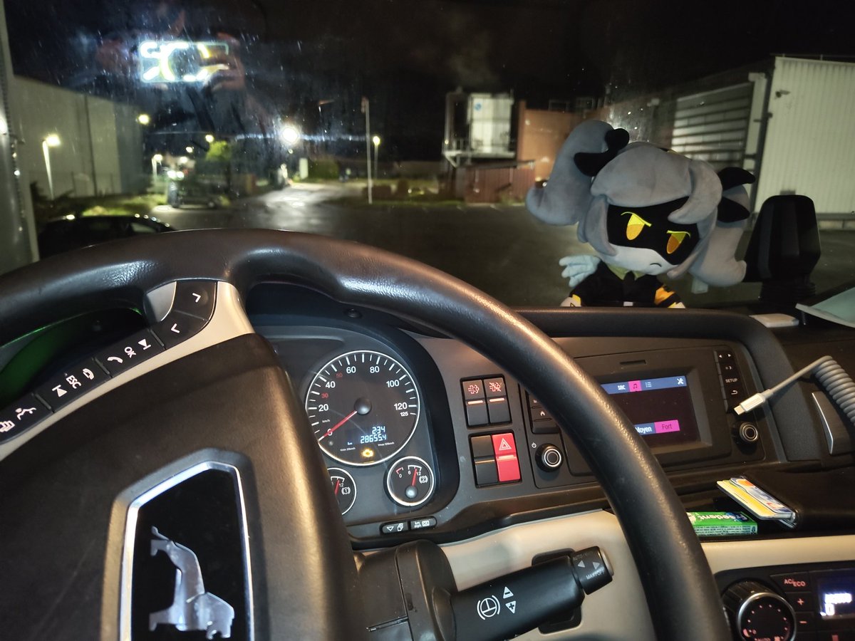 M_Designation's tweet image. Night Shift With J
#murderdrones #murderdronesplush