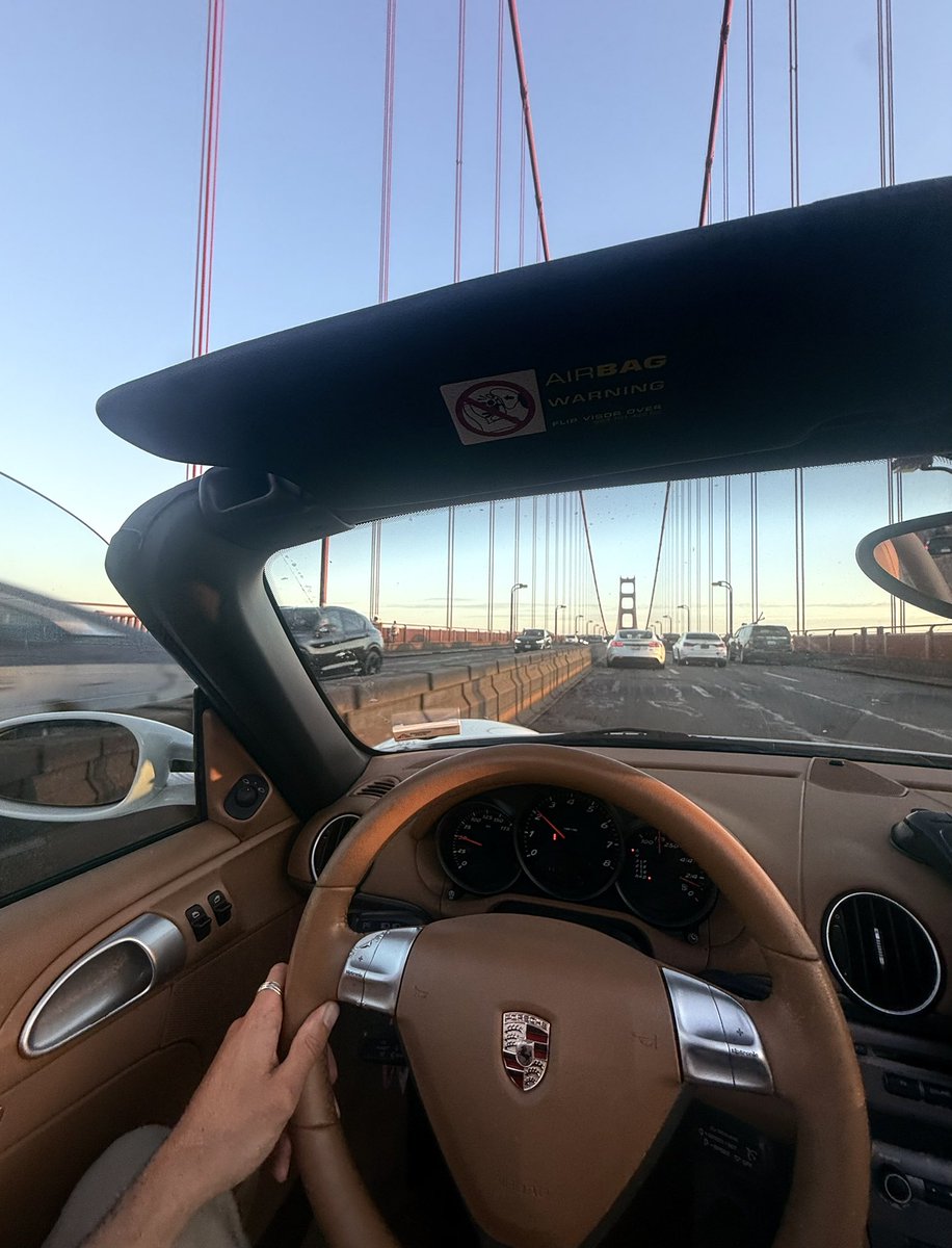 sporadica's tweet photo. dawned on me today just how much i love my life. driving back over the Golden Gate, sun in my eyes, good music playing. thinking of good friends and of how fulfilling my work is.

what i though might be a crappy day has turned into one of the best.

always be thankful, anon. https://t.co/7AP4y0HE7Y