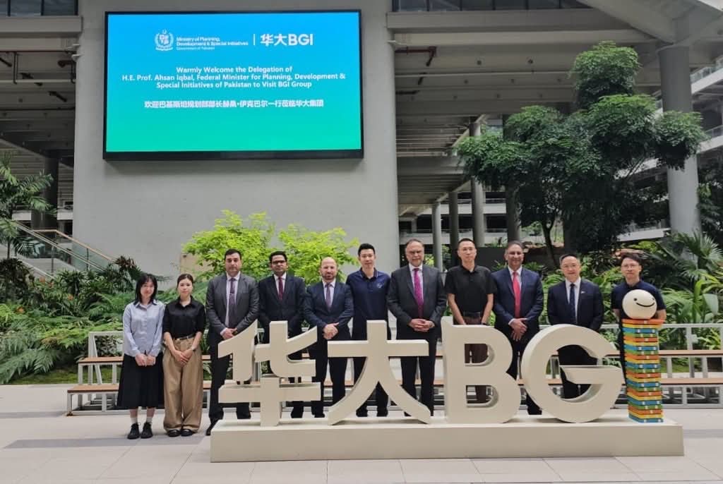 CPECOfficials's tweet image. 🇵🇰🇨🇳Beijing Genomics Institute (BGI) has announced 500 training scholarships for Pakistani experts in genomics and biotechnology, empowering future leaders in health, food security, and innovation.

#14thJCC #CPEC2.0 #UraanPakistan #PakChinaFriendship