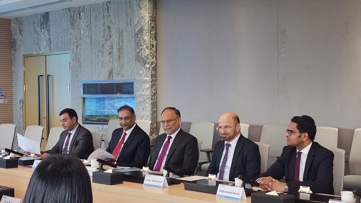 CPECOfficials's tweet image. 🇵🇰🇨🇳Beijing Genomics Institute (BGI) has announced 500 training scholarships for Pakistani experts in genomics and biotechnology, empowering future leaders in health, food security, and innovation.

#14thJCC #CPEC2.0 #UraanPakistan #PakChinaFriendship