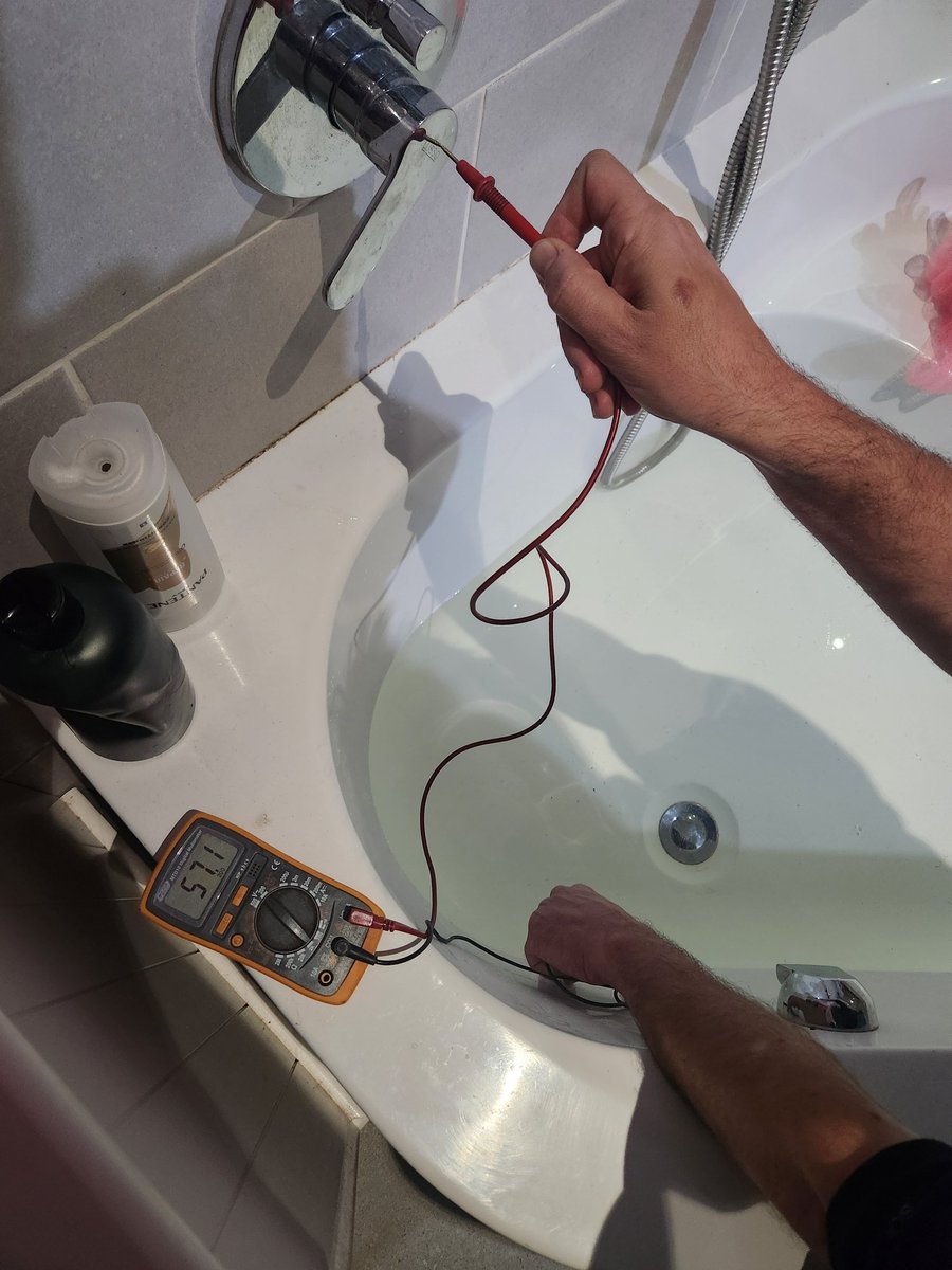 When all the phonelines are down at the <a href="/NMandelaBaymuni/">Nelson Mandela Bay Municipality</a> and it is Day 3 of your house trying to electrocute you, even when the mains are off.