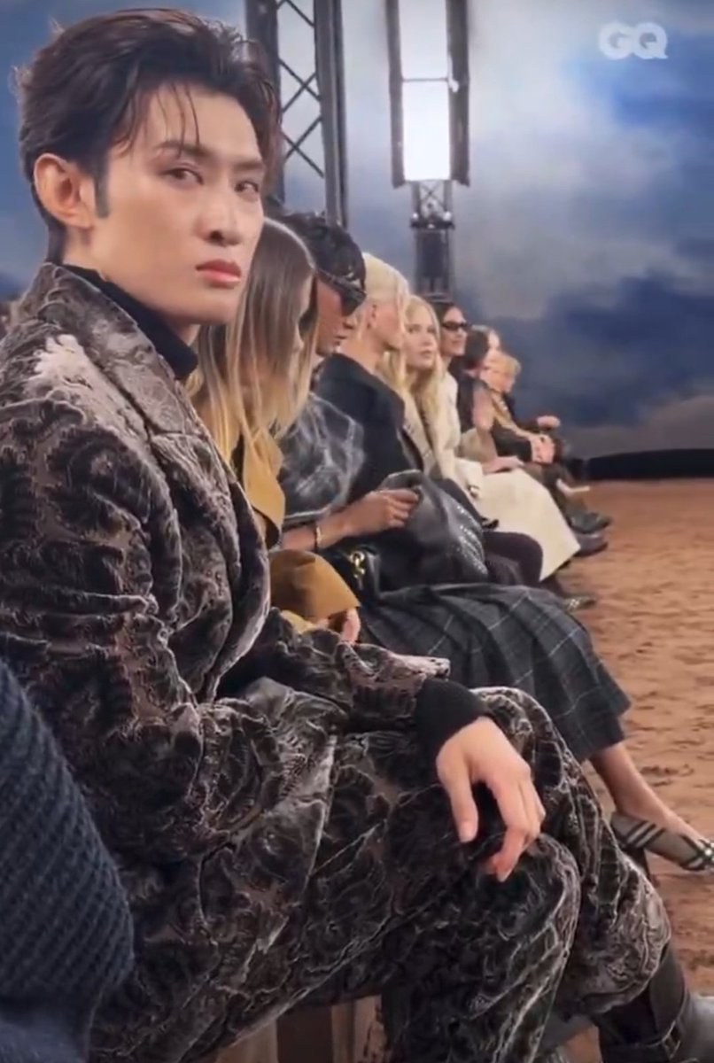 高級感あるBURBERRY✩.*˚黒のワンピース✩.*˚ 高級感あるBURBERRY✩.*˚黒のワンピース✩.*˚
