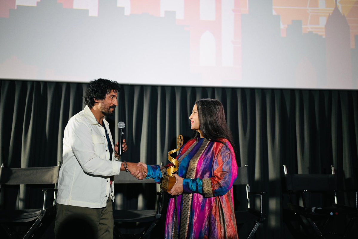 ashutosh83B's tweet image. Pyre, A film which has been greatly ignored by indian film critics shamelessly, is creating waves at global stage. 

What an achievement for Vinod and what a shame for so-called film critics ..

Congrats @vinodkapri @sakshijoshii 

satyahindi.com/cinema/vinod-k…