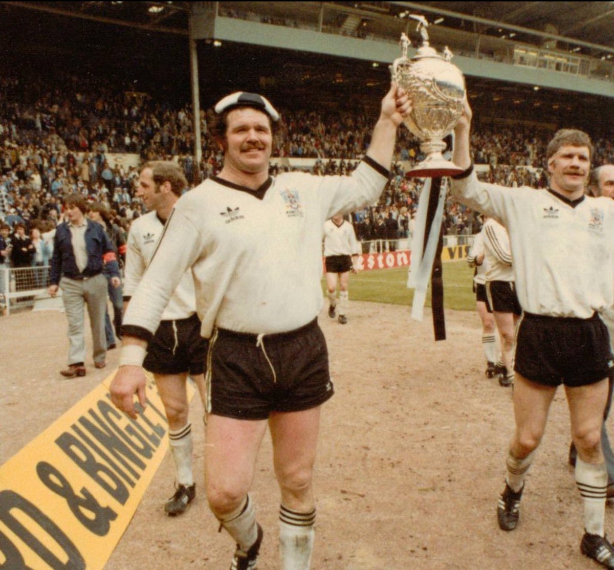 David Mills tweet media