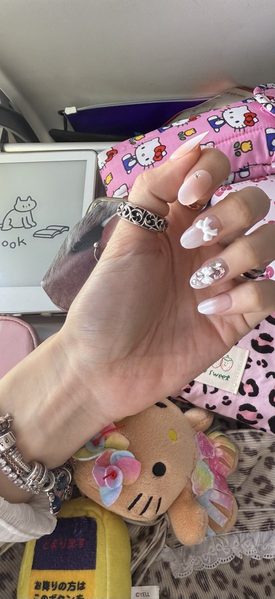 #광고 <a href="/dashingdiva_KR/">Dashing Diva (데싱디바)</a> #RTEVENT 

RT 2분께 원영픽 네일 1종 랜덤 💝
당발 9/28

오키나와 급하게 갔던거라 네일도 못 받고.. 연구원 인생 연장은 꿈도 못꾸는데 나의 구원템= 데싱디바 🥹

5분도 안걸림+ 퀄리티 미침+떼느라 고생할 정도로 고정력 미쳤음

디자인은 워뇽픽! 멜리, 엔젤 헤이즈 👼