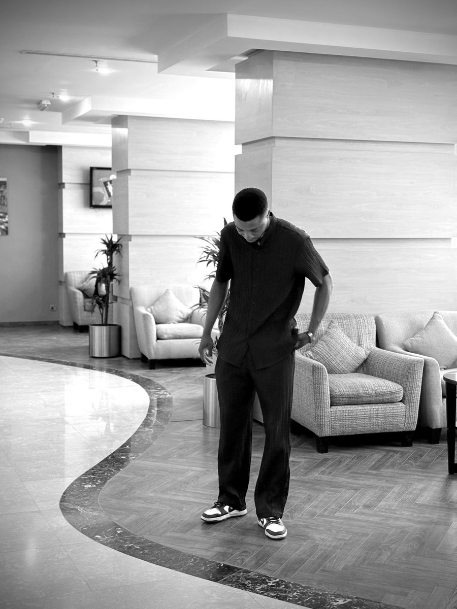 john_olus's tweet photo. Soft flex, hard reality. 💯

#trending #vibes #ootd https://t.co/Ksvt8QDnA0