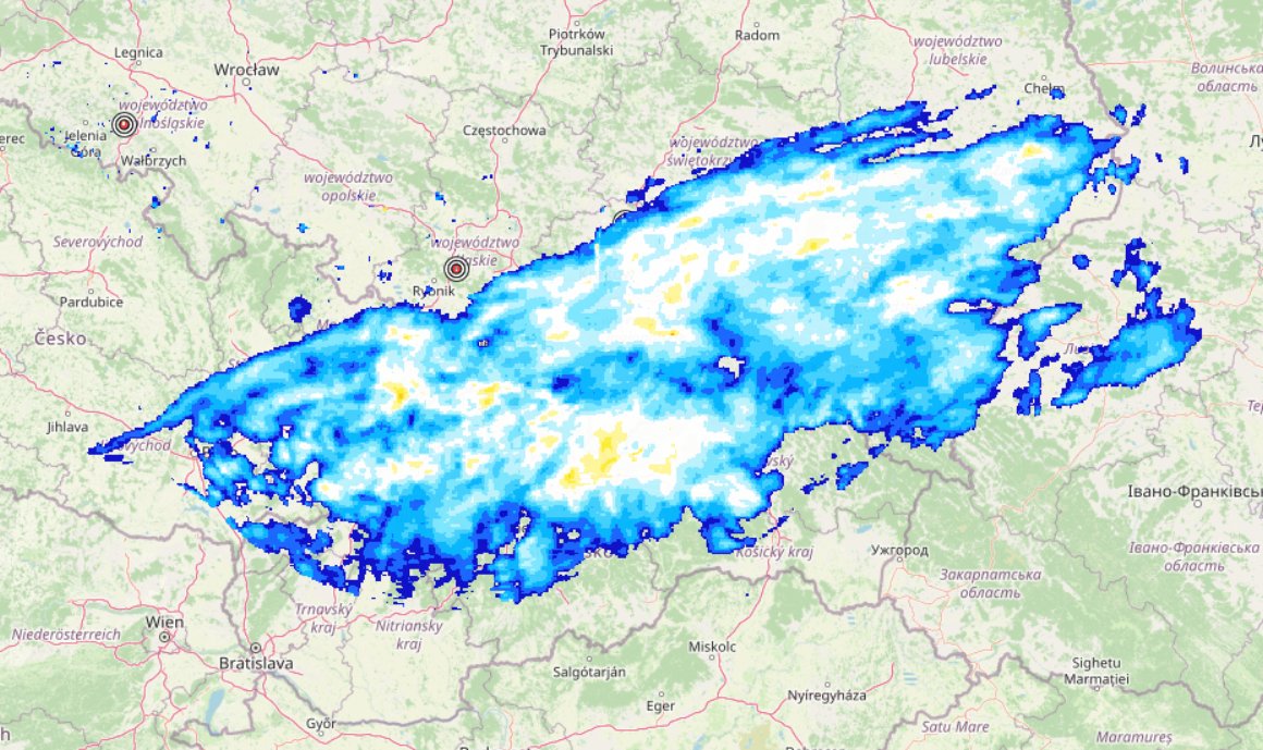 Na południu zalega ciepły wycinek frontu atmosferycznego. Widać więc wielkoskalowe opady deszczu, które mogą utrzymać się aż do jutra, szczególnie na krańcach Polski południowej i w górach. Warunki więc do żeglowania po górach - takie sobie. Poza tym lampa, ale maksymalnie +17